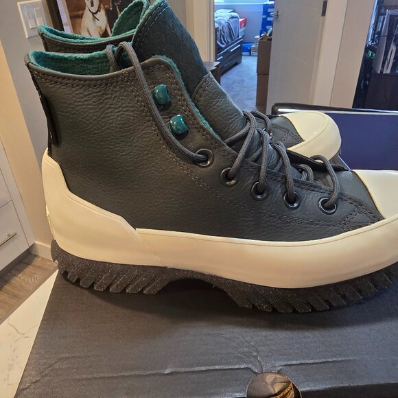 Chuck Taylor All Star Lugged 2.0 Platform Green Womens Size 8 NEW A05696C RARE - Picture 1 of 9